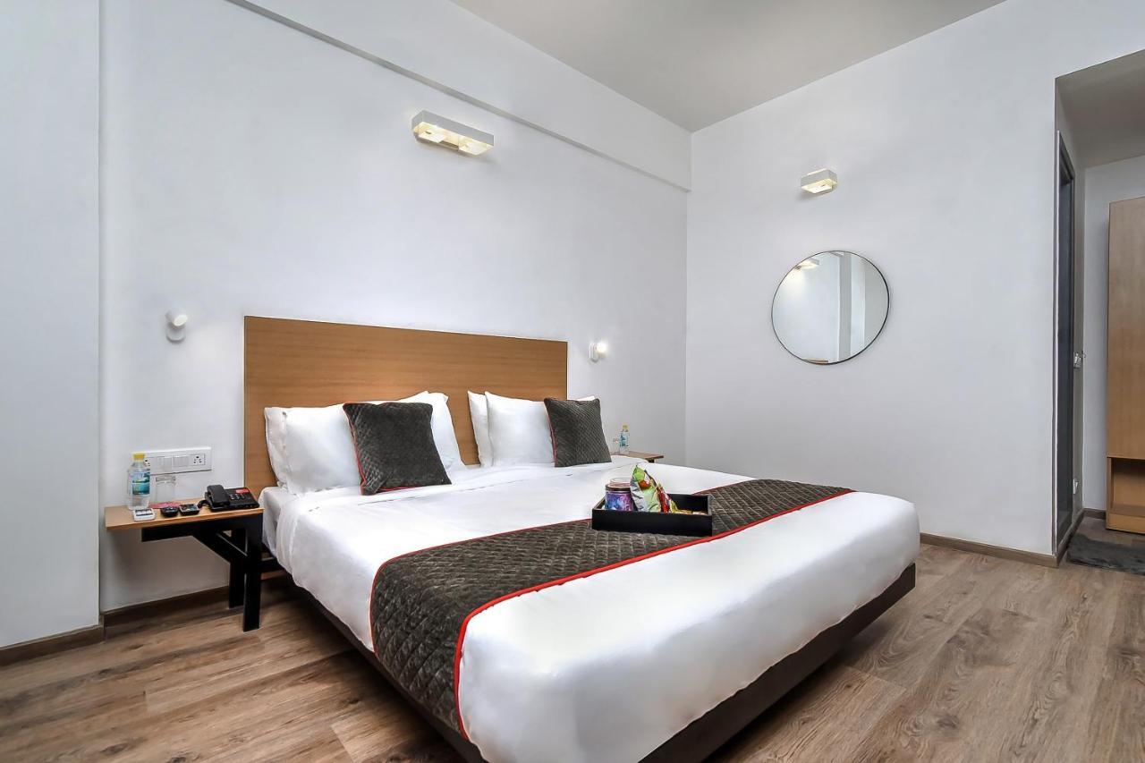 Hotel Oyo Townhouse 044 Sector 14 Gurugram Gurgaon Exterior foto